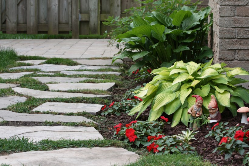 ścieżka z kamienia