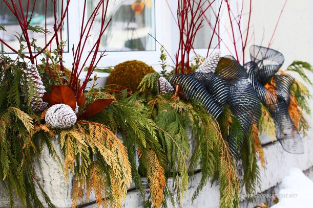 zimowa dekoracja na okno